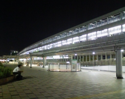 JR小倉駅の北側から眺めた駅の建物。