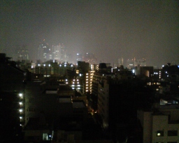 ホテル リステル新宿客室内からの眺め（夜景）
