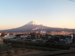富士山と富士市の街