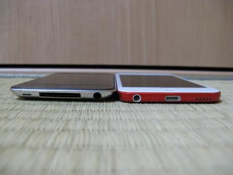 iPod touch 4とiPod touch 5の見た目の比較