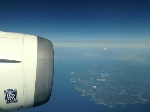 飛行機（ANA584便）から眺める富士山と伊豆半島