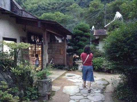 [2013年6月23日] 竹山荘で晩御飯を食べ、蛍を鑑賞した