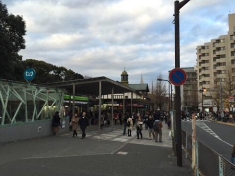 東京メトロ明治神宮前〈原宿〉の駅票、路線図、時刻表、大晦日終夜運転時刻表(2015年の年末)など