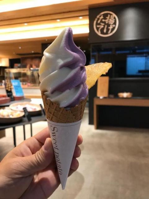 芋屋金次郎松山店で紫芋とバニラのミックスソフトクリームを食べた感想