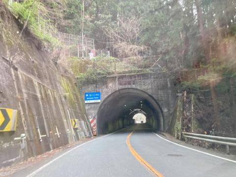 国道33号 森山トンネル 愛媛側