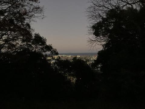 垣生山山頂から見る初日の出（2025年元旦） -娘と登山-