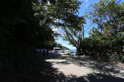 JR下灘駅から下灘駅臨時駐車場に戻る