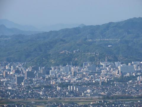 谷上山 見晴らし台からの展望（伊予市街・瀬戸内海・松山城）
