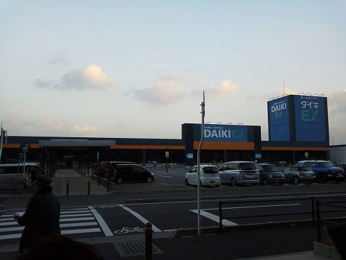 エミフルMASAKI 2014年1月1日初売り時の駐車場の様子（開店70分前）