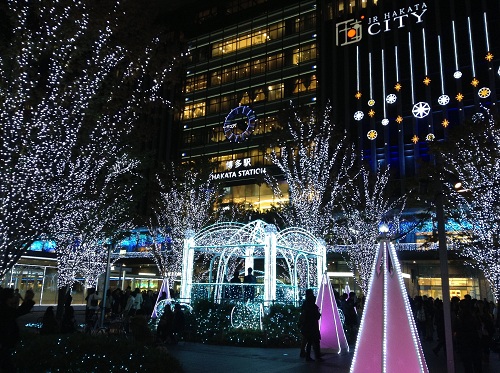 JR博多シティ（JR HAKATA CITY）前のクリスマスイルミネーション
