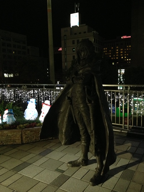 小倉駅・新幹線口（駅の北側）の宇宙海賊キャプテンハーロックと雪だるま