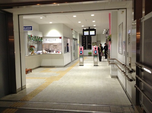 JR新水前寺駅の改札口前