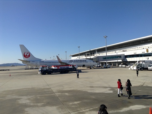 広島空港の飛行機（JAL）