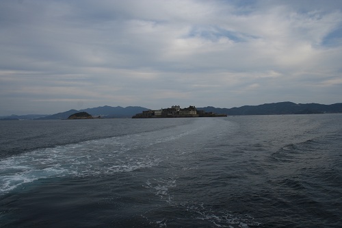 マーキュリー（軍艦島上陸・周遊ツアー船）の船上から眺めた軍艦島
