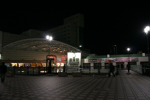 夜のJR長崎駅（陸橋より）