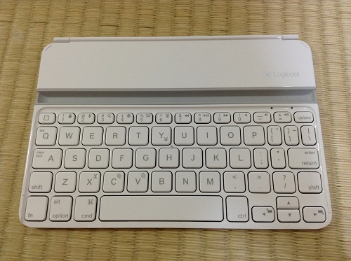 iPad mini用キーボード「Logicool Ultrathin Keyboard mini TM710WH（LOGICOOL ウルトラスリムキーボードミニ ホワイト TM710WH）」（キーボード表面）