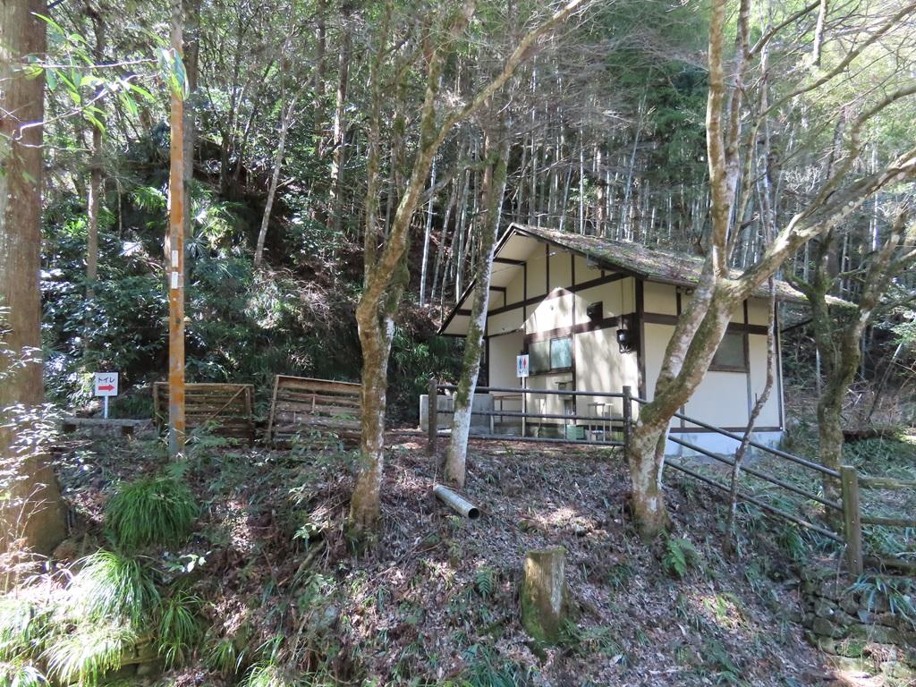 豊峰神社境内27:トイレ