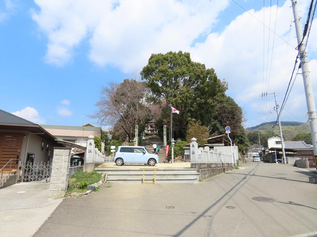松山神社駐車場