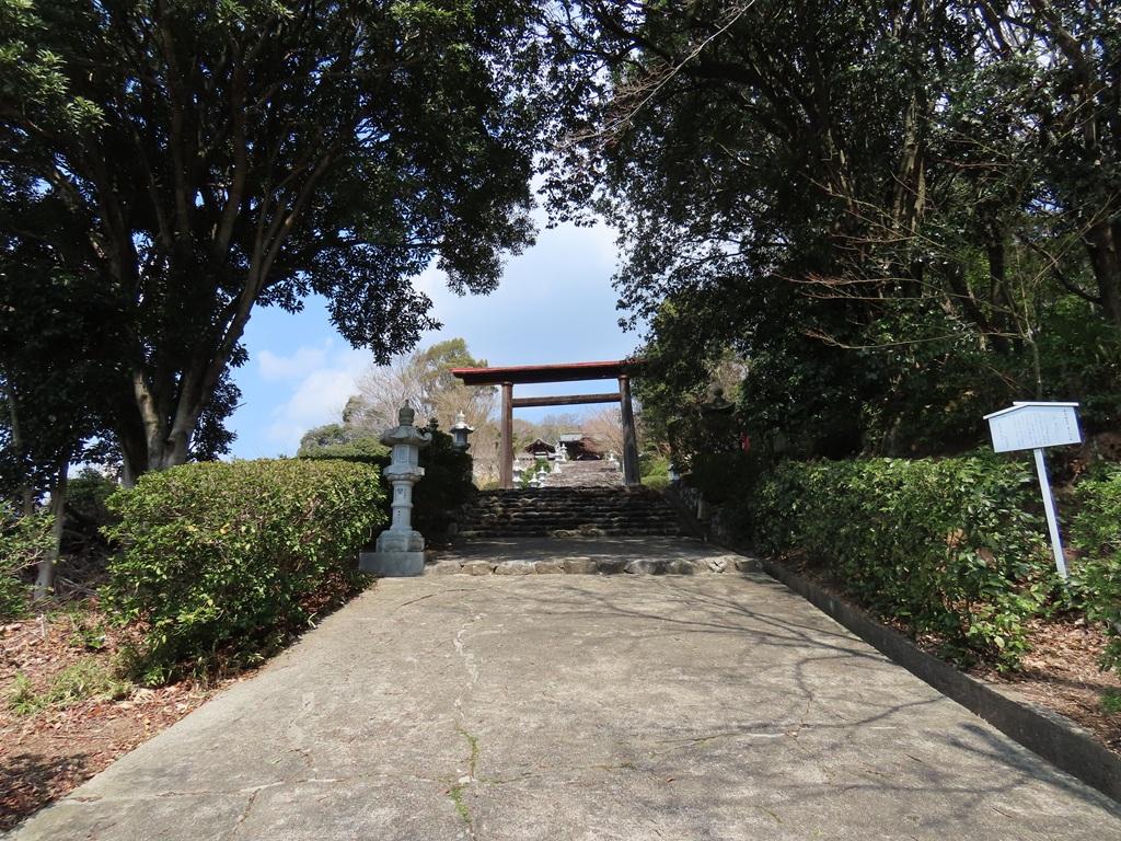 松山神社 鳥居と立て札