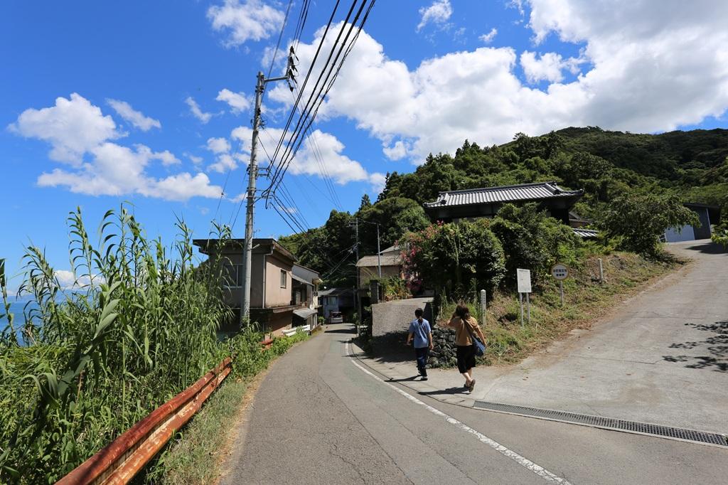 下灘駅前の道路