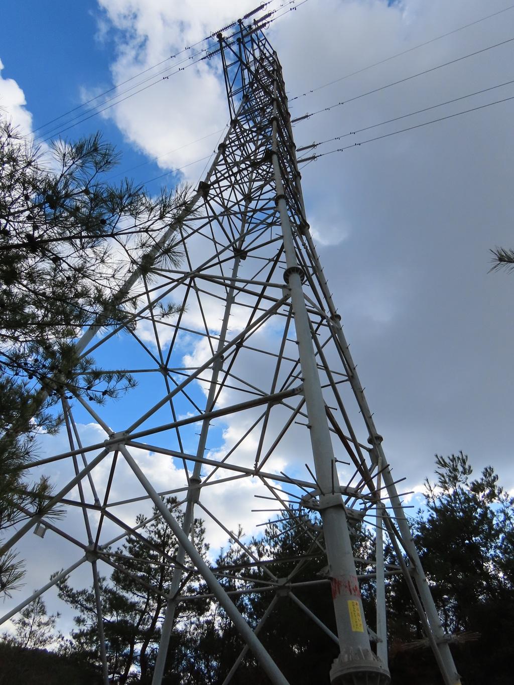 淡路ヶ峠  送電鉄塔上部