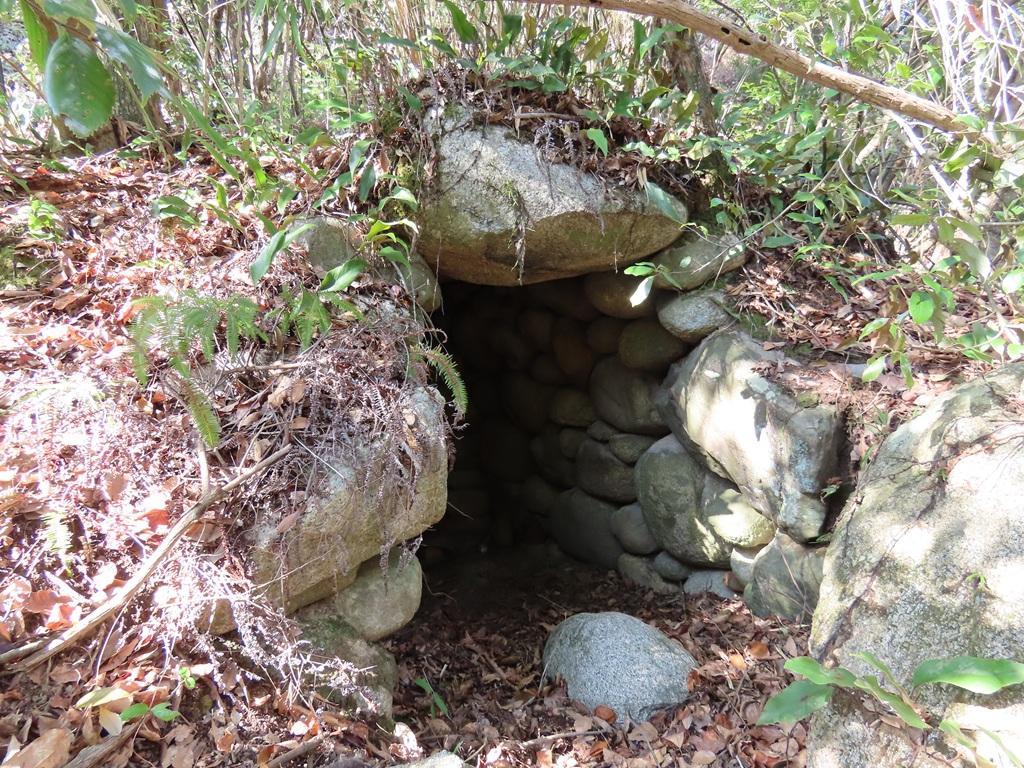 石手寺 愛宕山 古墳の石室