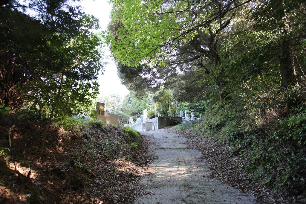 見えてきた「谷上霊園」