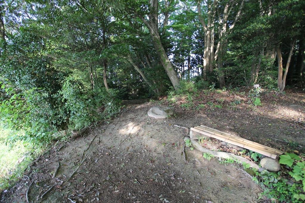 谷上山 見晴らし台 ベンチ 帰り道の登山道