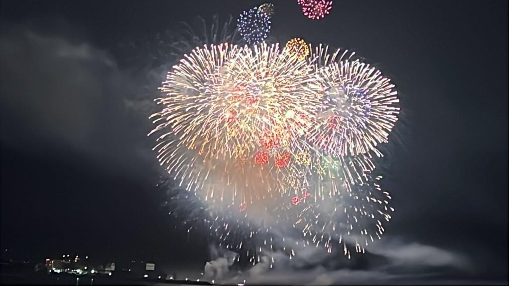 伊予市花火大会のセミフィナーレ