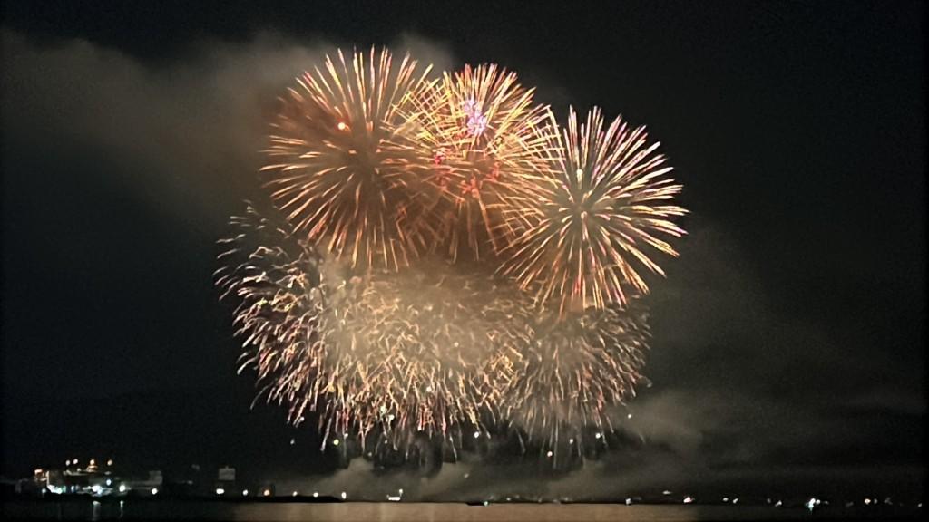伊予市花火大会のグランドフィナーレ
