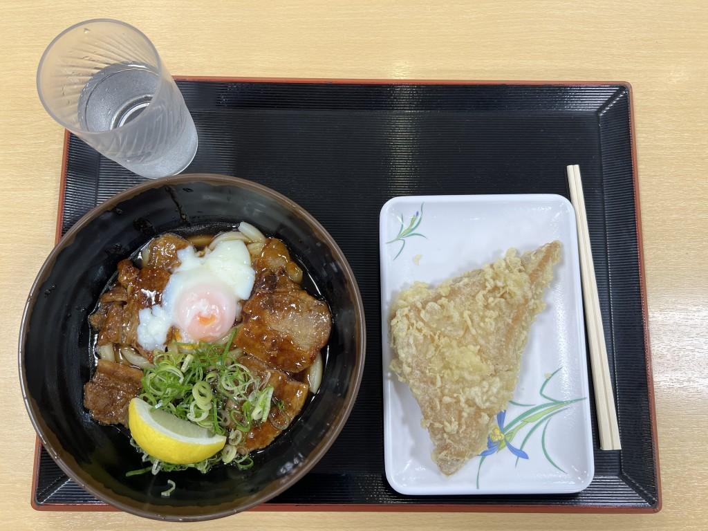 豊浜サービスエリア上り 讃岐うどん ぴっぴ亭 豊浜肉玉うどん 豊浜味豆腐天