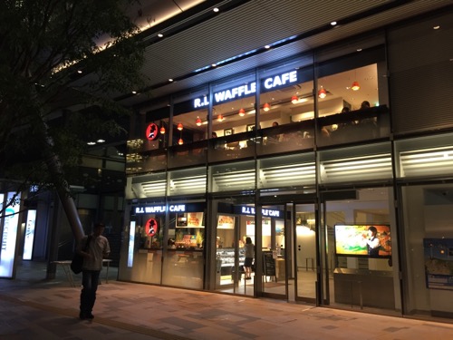 東京駅八重洲南口のR.L WAFFLE CAFEの店舗外観