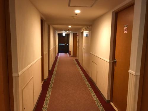 名古屋クラウンホテルの客室前通路