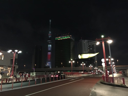 東京スカイツリーライトアップ-日本国旗をイメージしたライティング