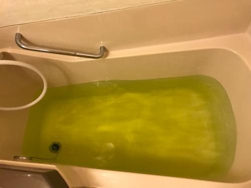 入浴剤 - TO-PLAN ワクワクバス3（ゆずの香り）（販売元：株式会社 東京企画販売、製造販売元：扶桑化学 株式会社）を入れたニイガタステーションホテルの浴槽