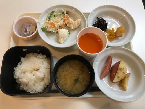 ホテルエコノ金沢駅前のシングルルームの無料朝食
