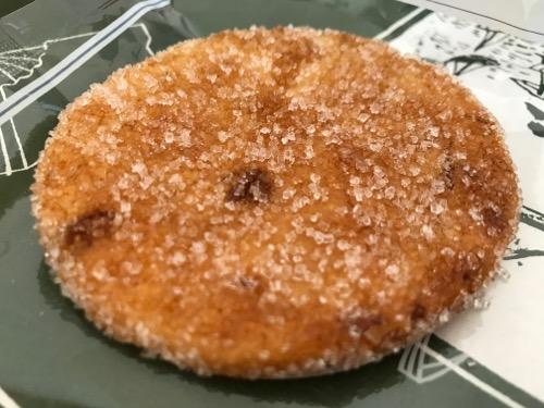 島村煎餅の名代手焼せんべい風味堅焼5枚目（白い粒は砂糖かな？）