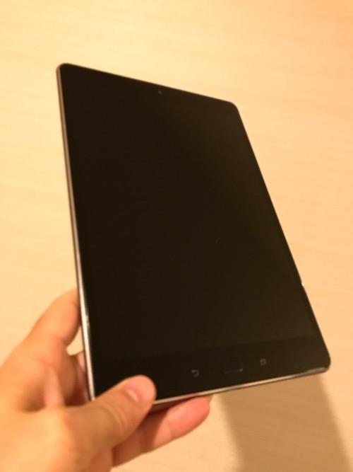 ASUS ZenPad 3S 10 (Z500KL)（タブレットケース装着前）