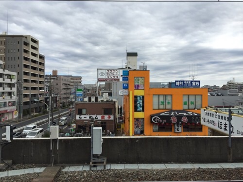東京メトロ千代田線北綾瀬駅の駅ホーム終端から眺めた東側の風景