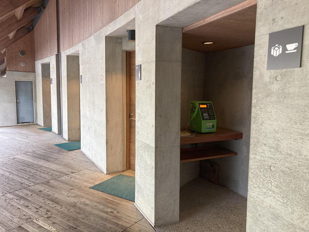 高知県立牧野植物園 牧野富太郎記念館本館 公衆電話 コーナー 出入口