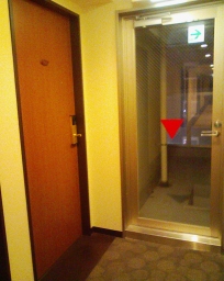 アパホテル横浜関内宿泊室のドア