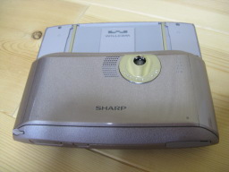WILLCOM SHARP W-ZERO3 WS003SH(S)の本体背面（キーボードあり）1